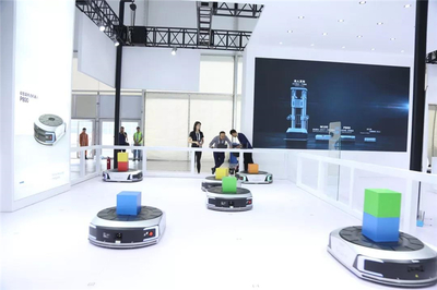 世界機器人大會亮點 | 探秘《北京新聞》亮相的物流機器人，解鎖北京智慧物流新圖景